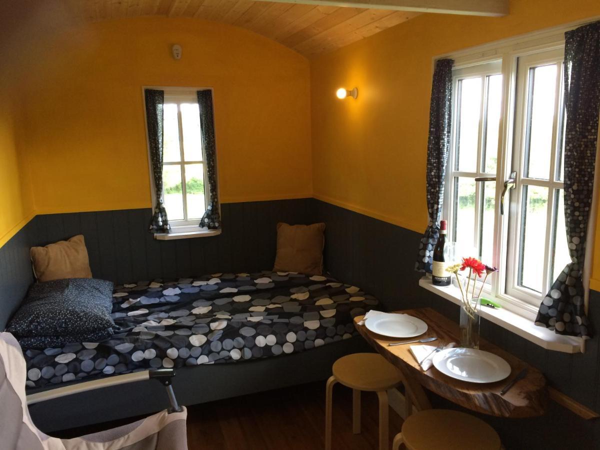 The Shepherds Hut At The Shippen, Tiphayes Honiton Bagian luar foto